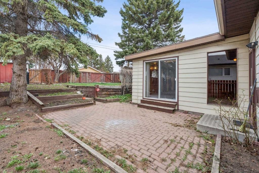 1260 Lake Sylvan Drive Se, Calgary, AB - Outdoor