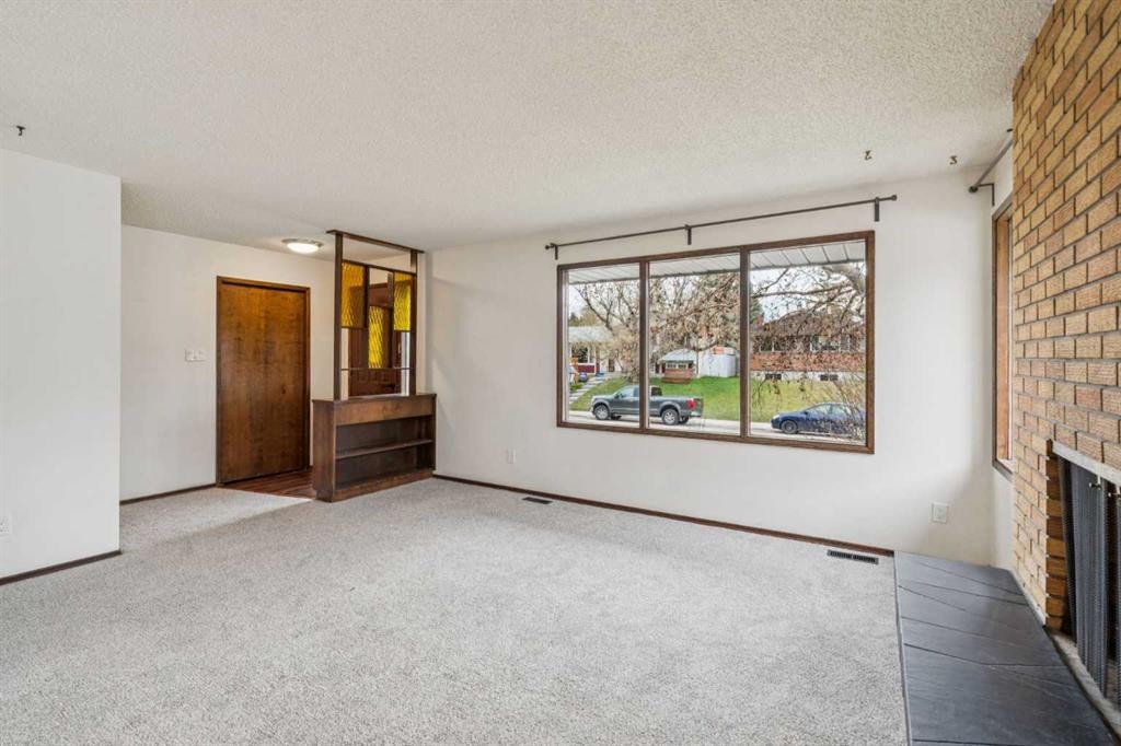 1260 Lake Sylvan Drive Se, Calgary, AB - Indoor