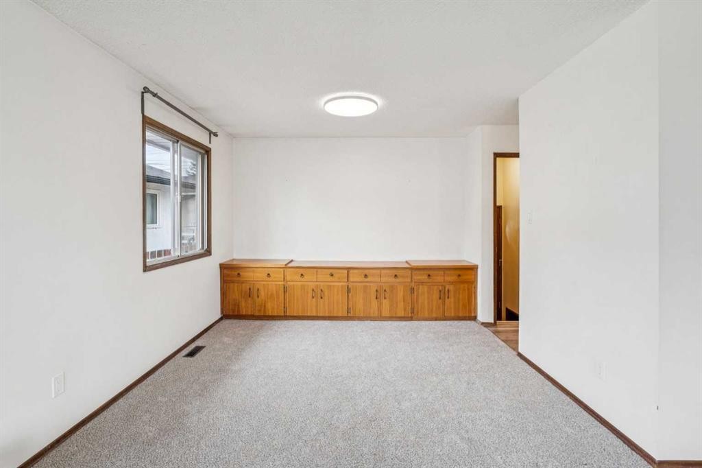 1260 Lake Sylvan Drive Se, Calgary, AB - Indoor Photo Showing Other Room
