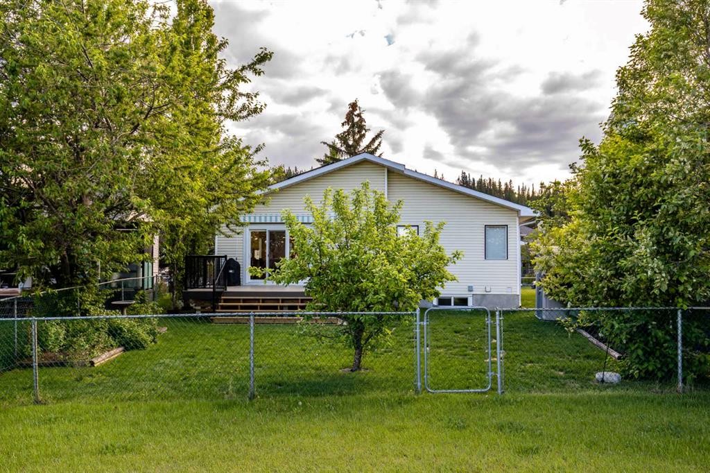 79 Riverview Circle, Cochrane, AB - Outdoor