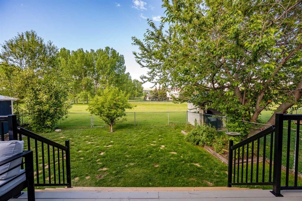 79 Riverview Circle, Cochrane, AB - Outdoor