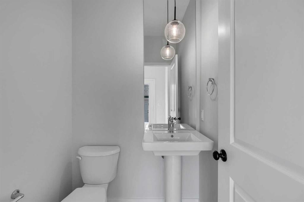 237 Heirloom Way Se, Calgary, AB - Indoor Photo Showing Bathroom