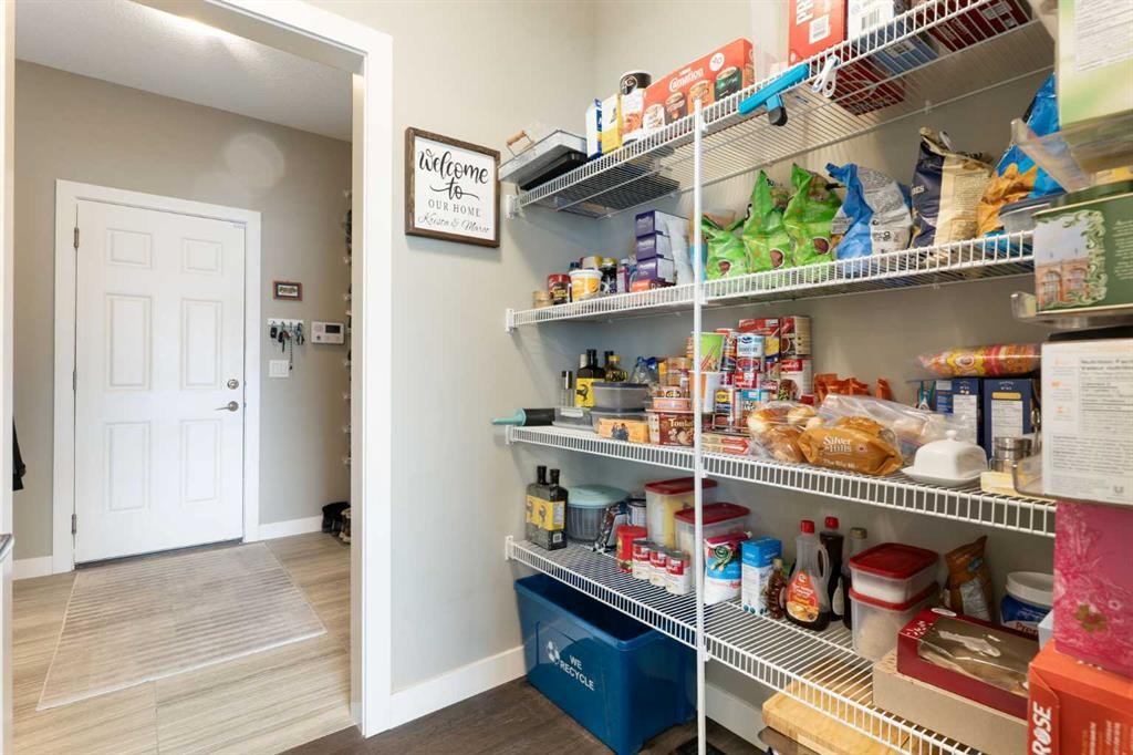 71 Sherview Grove Nw, Calgary, AB - Indoor With Storage