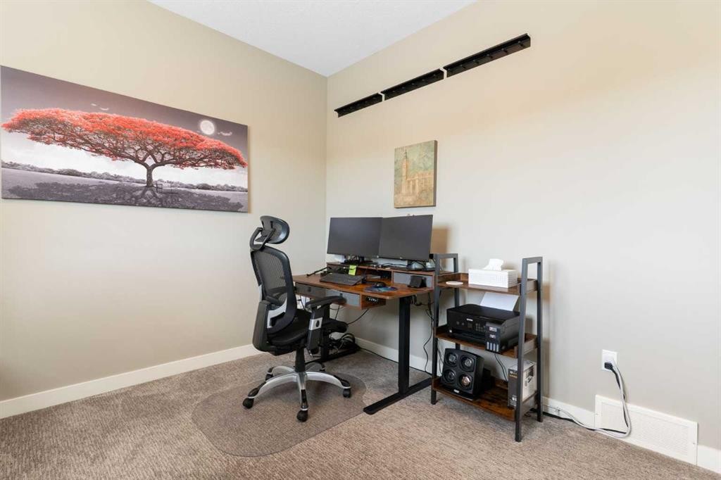 71 Sherview Grove Nw, Calgary, AB - Indoor Photo Showing Office