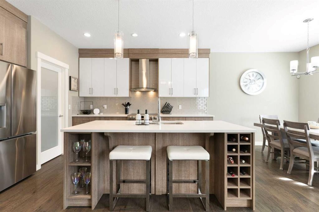 71 Sherview Grove Nw, Calgary, AB - Indoor Photo Showing Kitchen With Stainless Steel Kitchen With Upgraded Kitchen