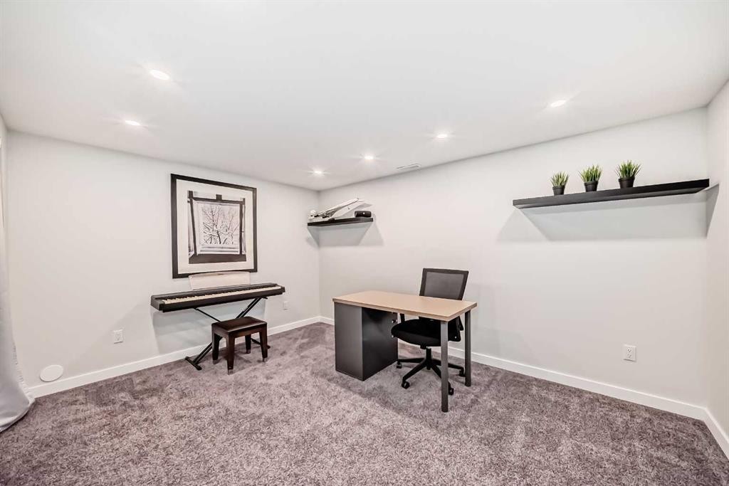 103 Everstone Place Sw, Calgary, AB - Indoor