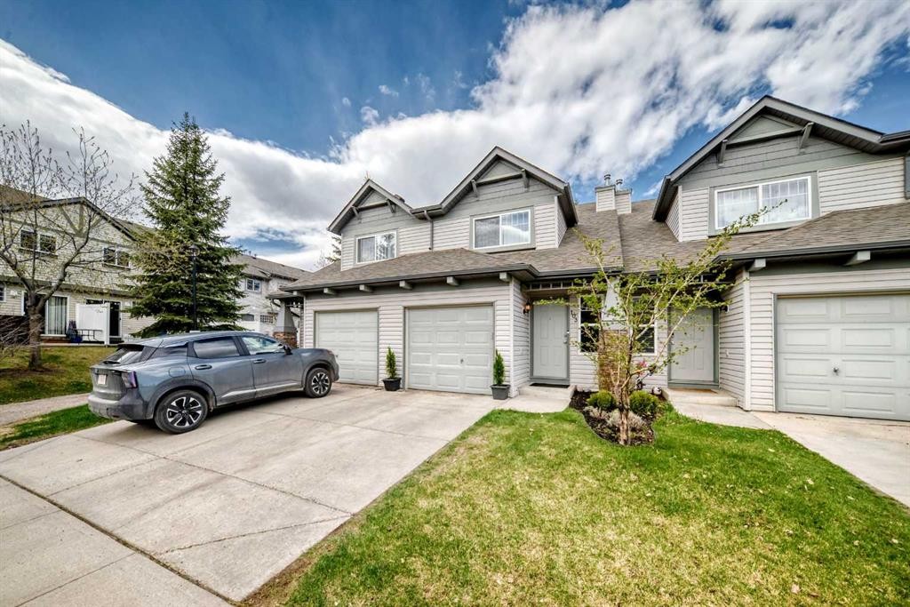 103 Everstone Place Sw, Calgary, AB - Outdoor With Facade