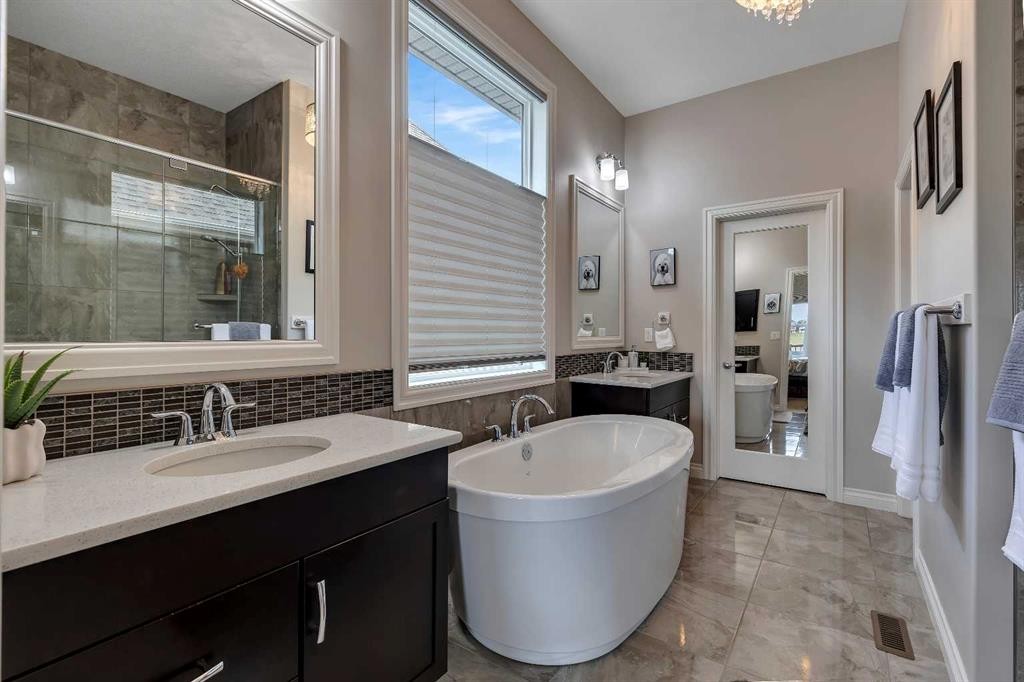369 Marquis Landing Se, Calgary, AB - Indoor Photo Showing Bathroom