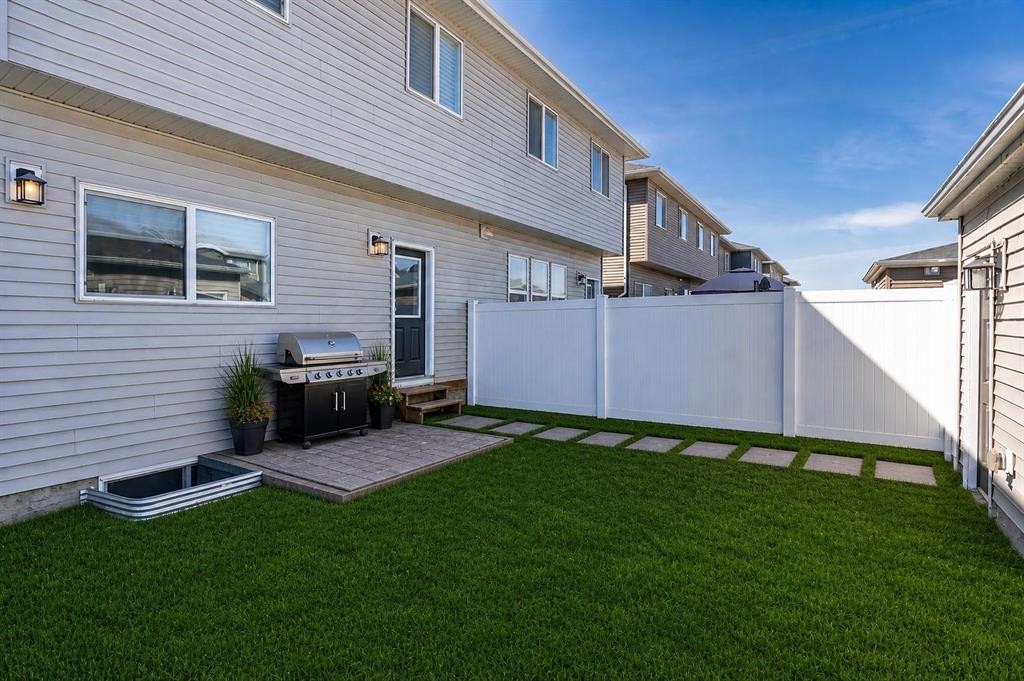 144 Wolf Willow Boulevard Se, Calgary, AB - Outdoor With Exterior
