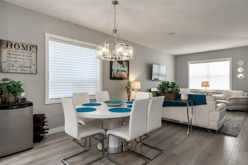 144 Wolf Willow Boulevard Se, Calgary, AB - Indoor Photo Showing Dining Room