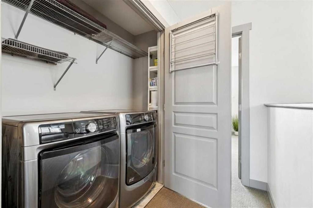216 Mahogany Grove Se, Calgary, AB - Indoor Photo Showing Laundry Room