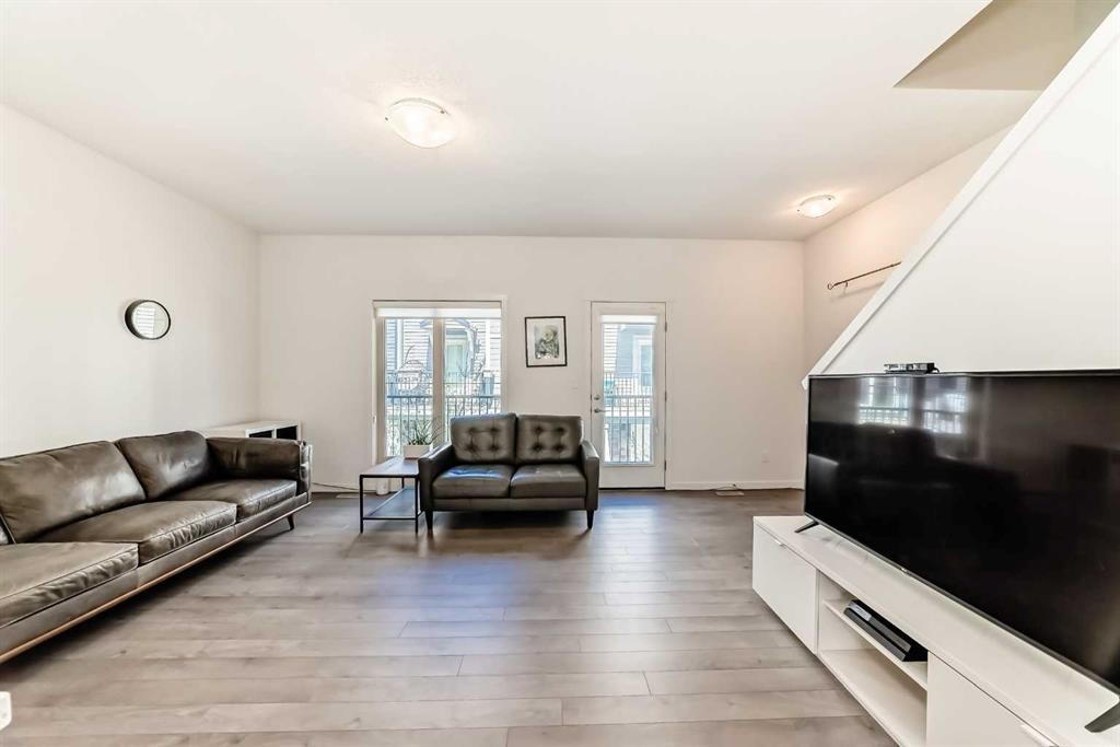 139 Legacy Point Se, Calgary, AB - Indoor Photo Showing Living Room
