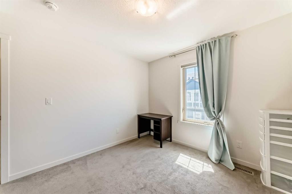 139 Legacy Point Se, Calgary, AB - Indoor Photo Showing Other Room