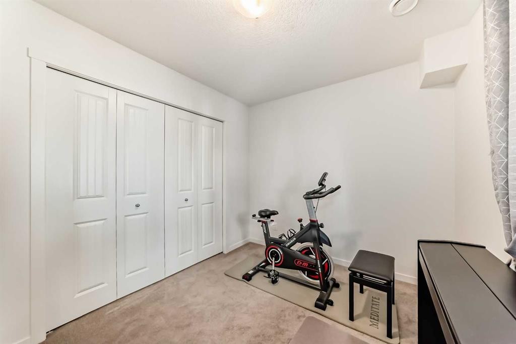 139 Legacy Point Se, Calgary, AB - Indoor Photo Showing Other Room