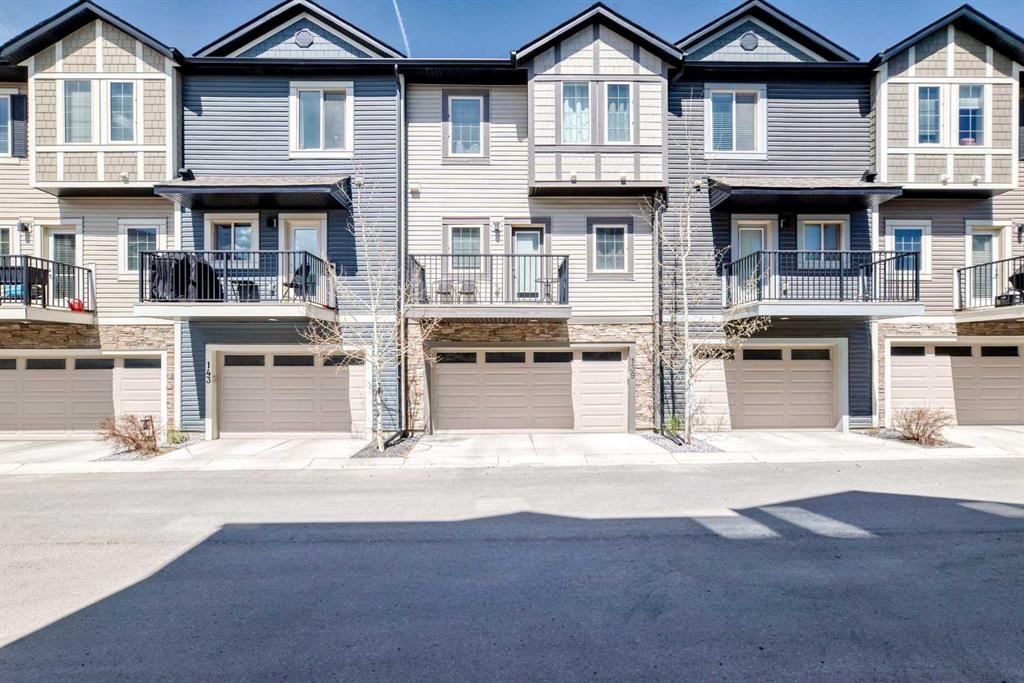 139 Legacy Point Se, Calgary, AB - Outdoor With Balcony With Facade