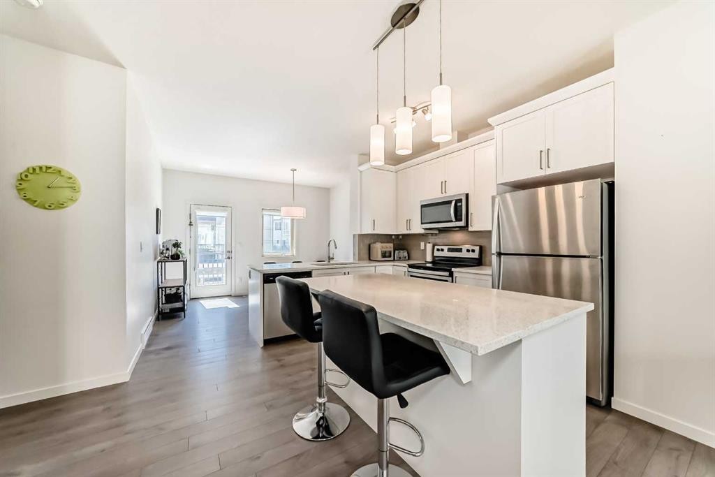 139 Legacy Point Se, Calgary, AB - Indoor Photo Showing Kitchen With Upgraded Kitchen