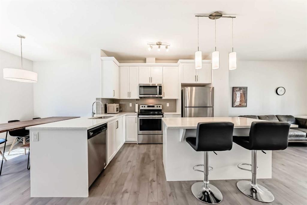 139 Legacy Point Se, Calgary, AB - Indoor Photo Showing Kitchen With Upgraded Kitchen