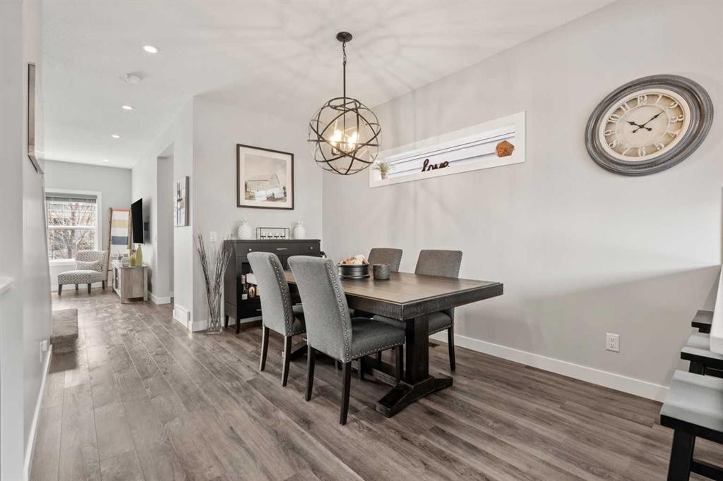 11 Masters Manor Se, Calgary, AB - Indoor Photo Showing Dining Room