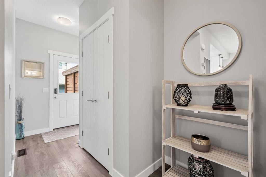 11 Masters Manor Se, Calgary, AB - Indoor Photo Showing Other Room