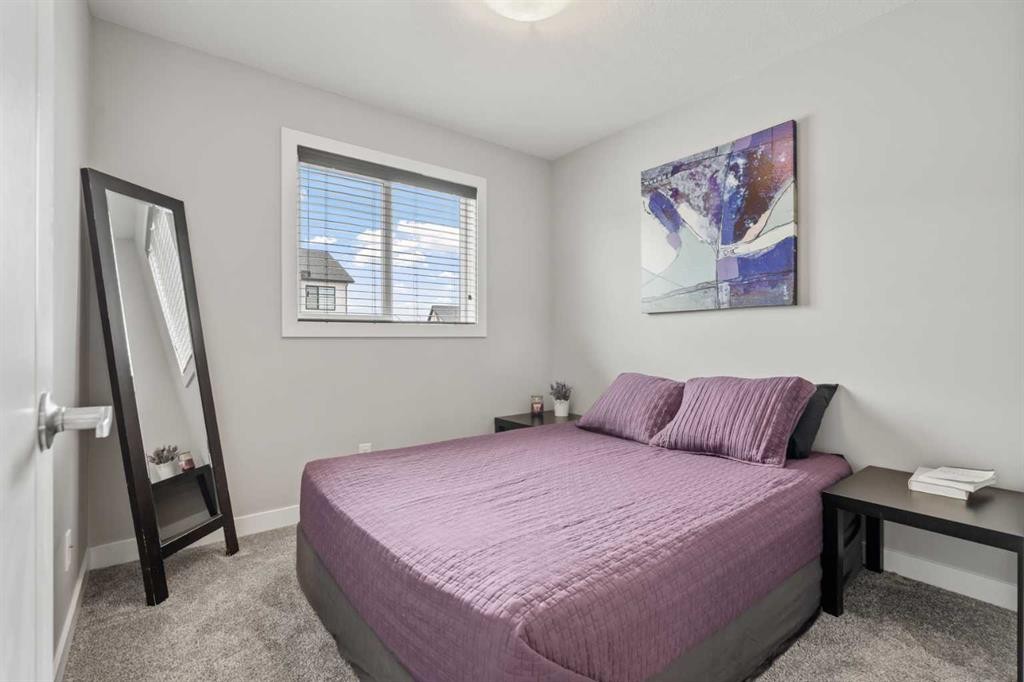 11 Masters Manor Se, Calgary, AB - Indoor Photo Showing Bedroom