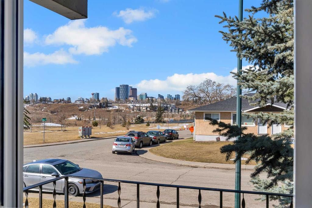 910 16A Street Ne, Calgary, AB - Outdoor With View