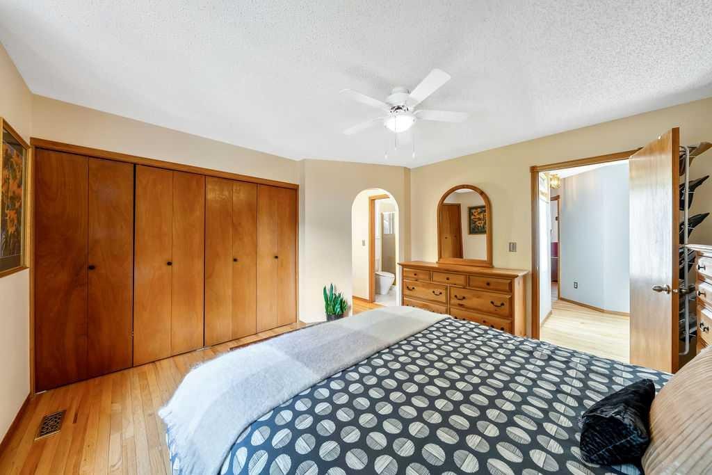 5019 Norris Road Nw, Calgary, AB - Indoor Photo Showing Bedroom