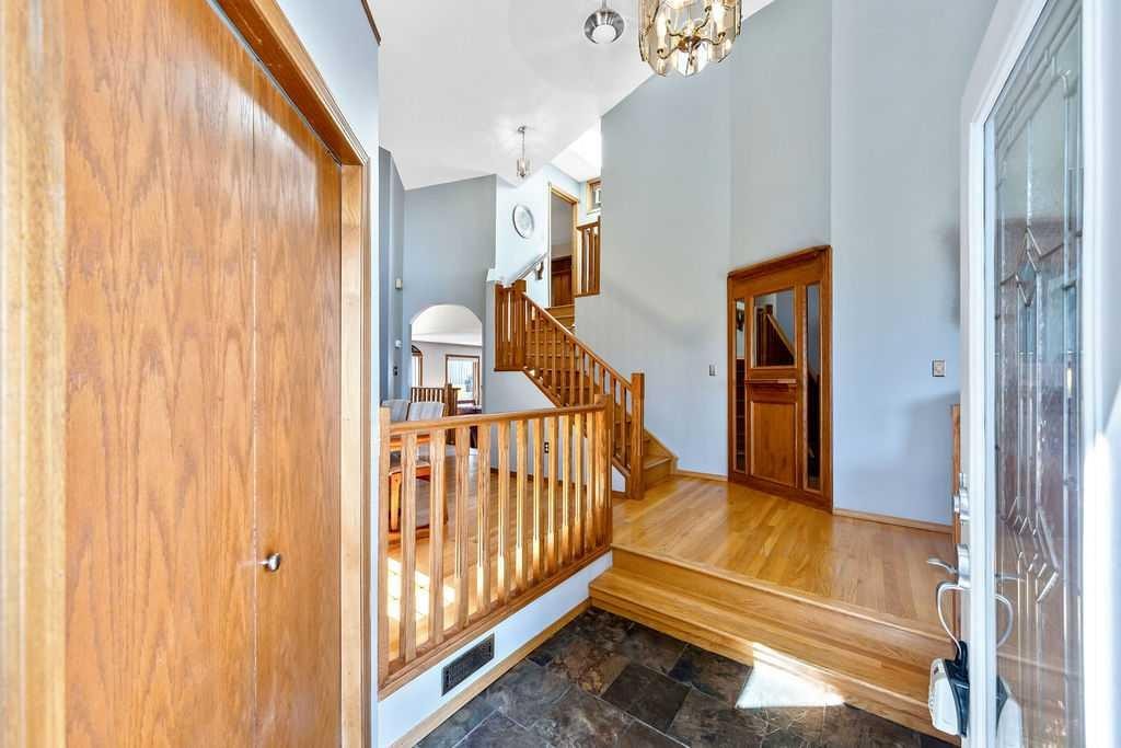 5019 Norris Road Nw, Calgary, AB - Indoor Photo Showing Other Room