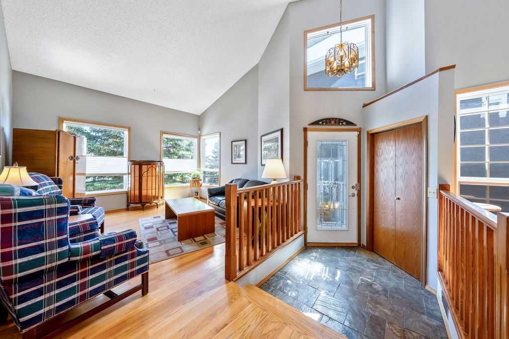 5019 Norris Road Nw, Calgary, AB - Indoor