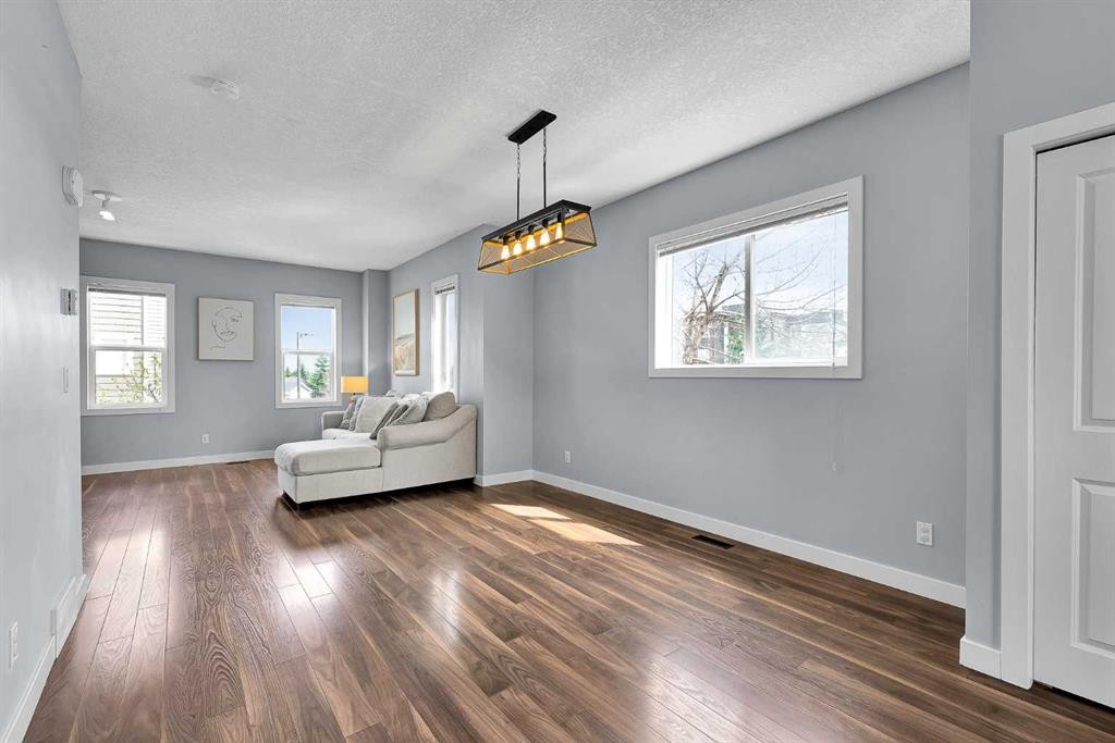 359 Silverado Common Sw, Calgary, AB - Indoor Photo Showing Other Room