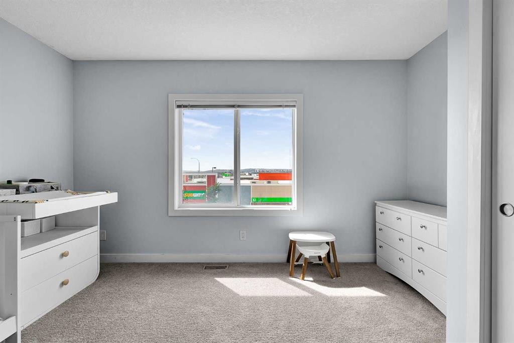 359 Silverado Common Sw, Calgary, AB - Indoor Photo Showing Other Room