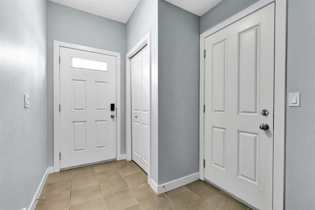 359 Silverado Common Sw, Calgary, AB - Indoor Photo Showing Other Room