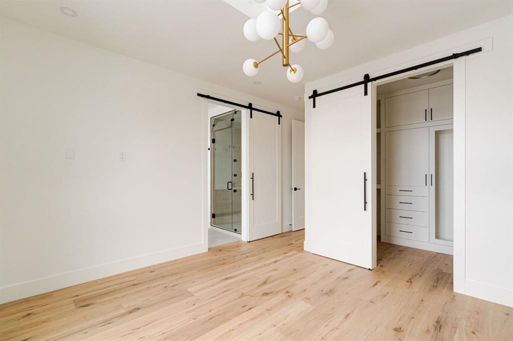 2447 29 Sw, Calgary, AB - Indoor Photo Showing Other Room