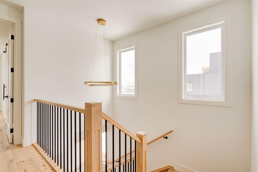 2447 29 Sw, Calgary, AB - Indoor Photo Showing Other Room