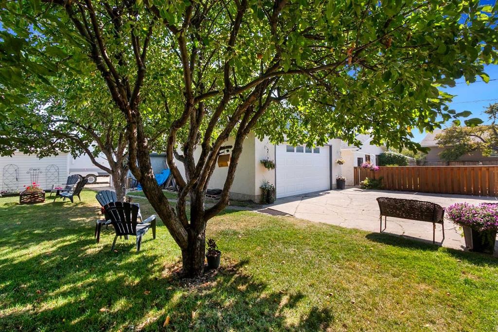 4417 55 Avenue, Olds, AB - Outdoor