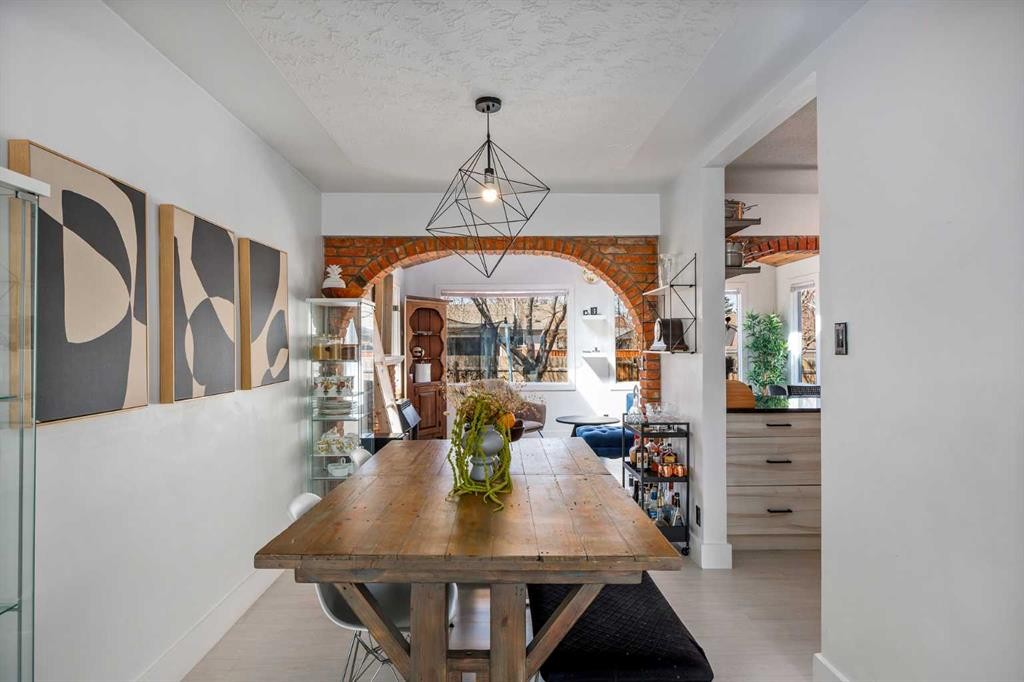 4716 26 Avenue Sw, Calgary, AB - Indoor With Fireplace