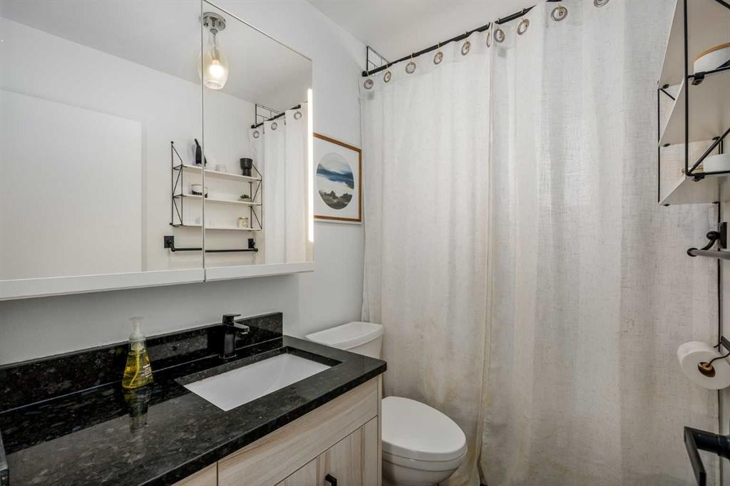 4716 26 Avenue Sw, Calgary, AB - Indoor