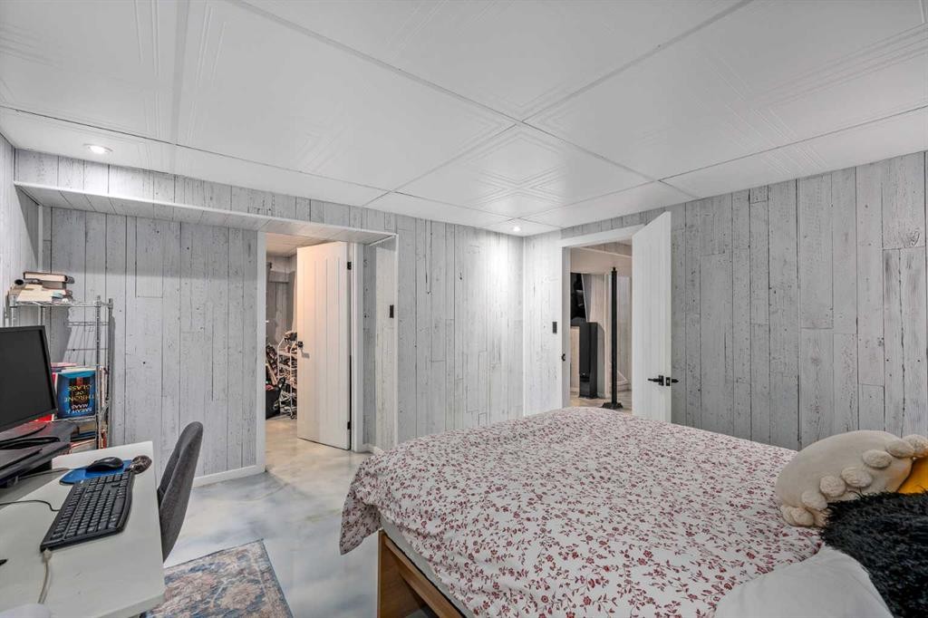 4716 26 Avenue Sw, Calgary, AB - Indoor Photo Showing Bedroom