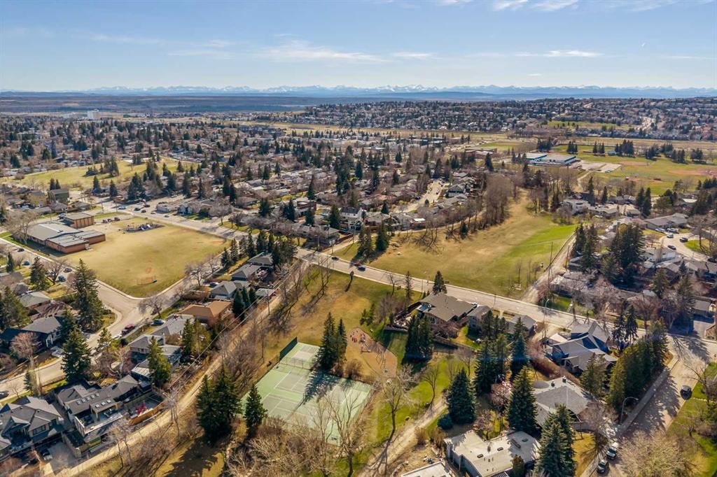 4716 26 Avenue Sw, Calgary, AB - Outdoor With View