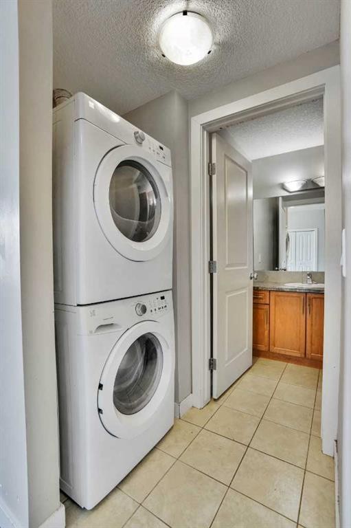 13-330 2Nd Street West, Brooks, AB - Indoor Photo Showing Laundry Room