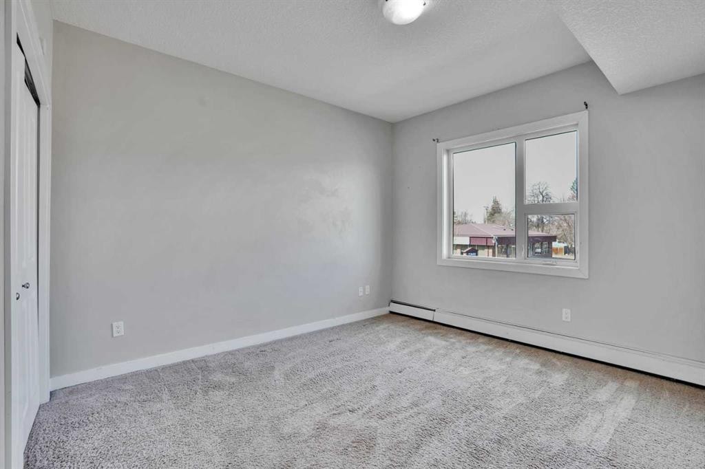 13-330 2Nd Street West, Brooks, AB - Indoor Photo Showing Other Room