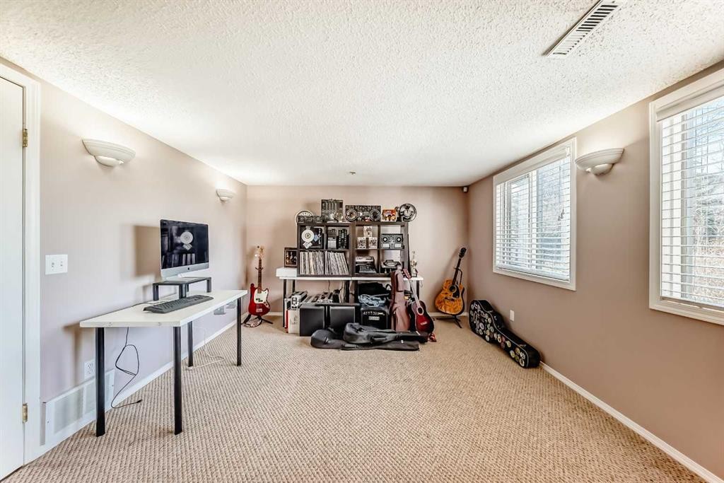 402 Citadel Hills Circle Nw, Calgary, AB - Indoor