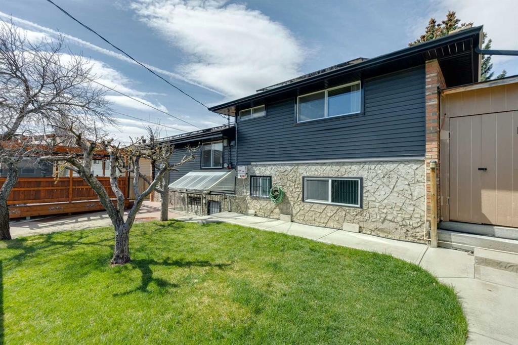12 Huntwick Way Ne, Calgary, AB - Outdoor