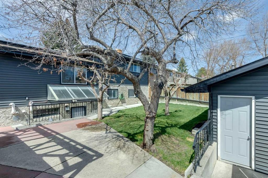 12 Huntwick Way Ne, Calgary, AB - Outdoor