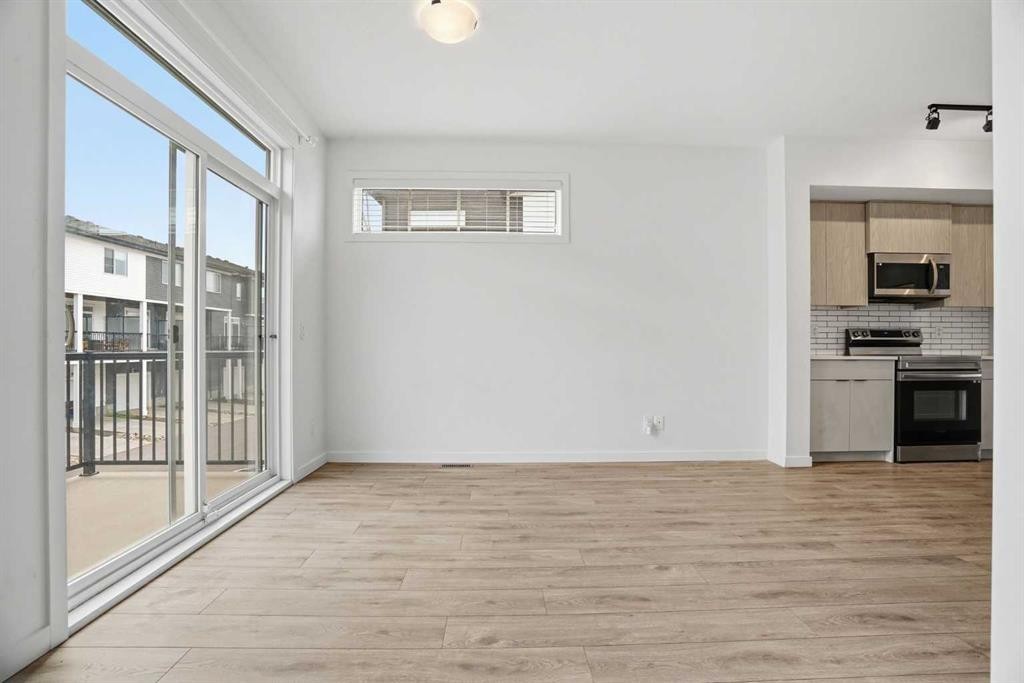 32 Walgrove Common Se, Calgary, AB - Indoor Photo Showing Other Room
