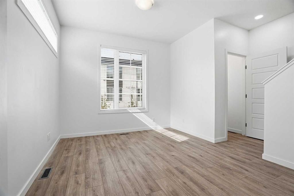 32 Walgrove Common Se, Calgary, AB - Indoor Photo Showing Other Room