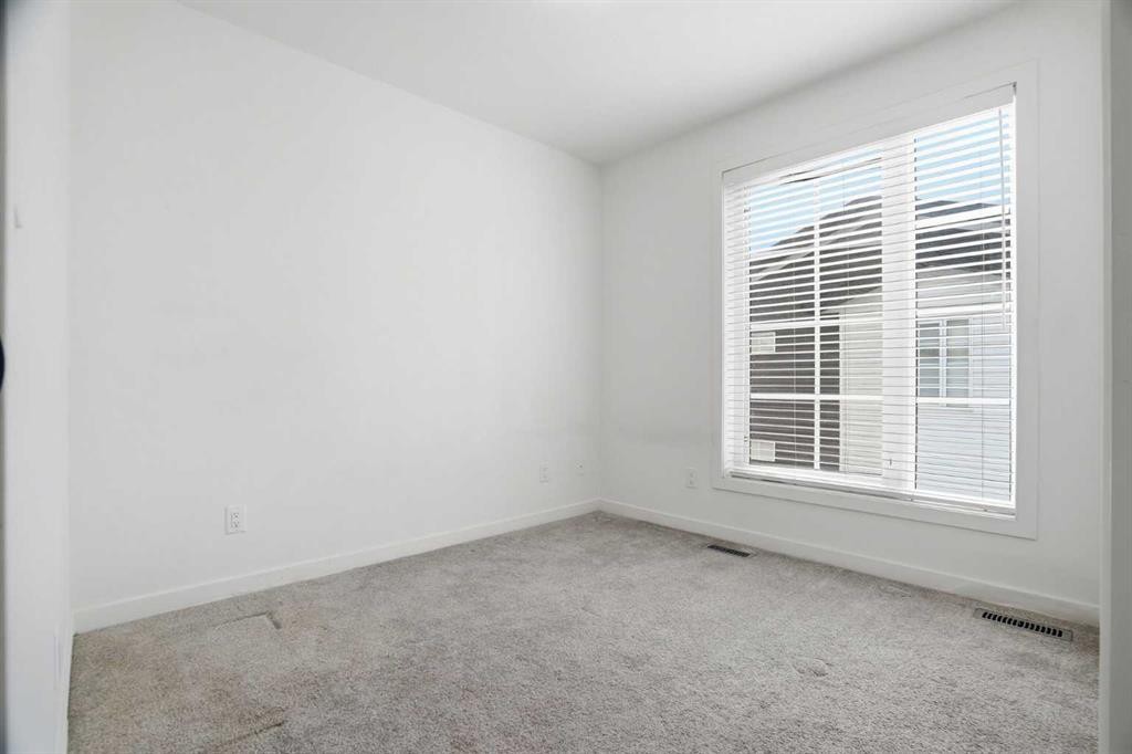 32 Walgrove Common Se, Calgary, AB - Indoor Photo Showing Other Room