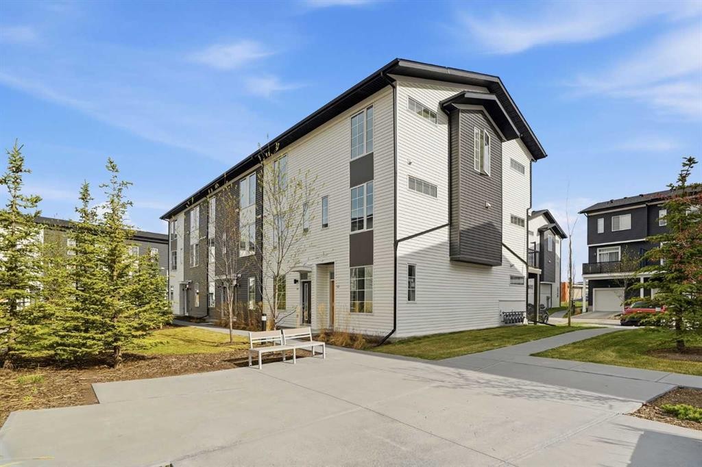 32 Walgrove Common Se, Calgary, AB - Outdoor