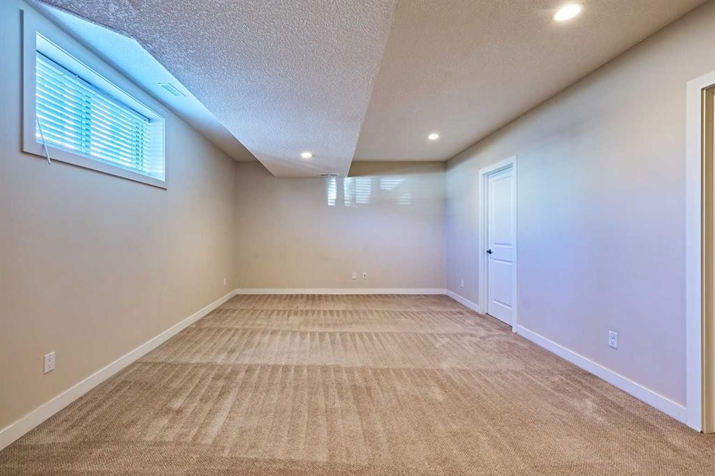 1840 Westmount Road Nw, Calgary, AB - Indoor