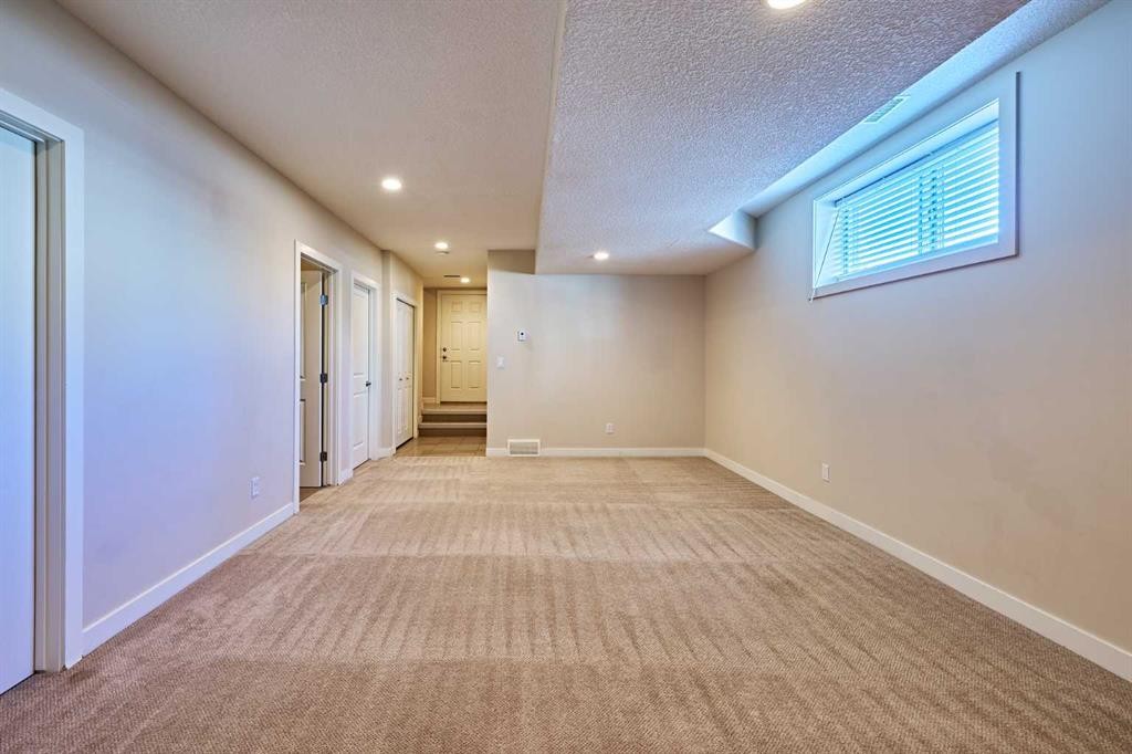 1840 Westmount Road Nw, Calgary, AB - Indoor