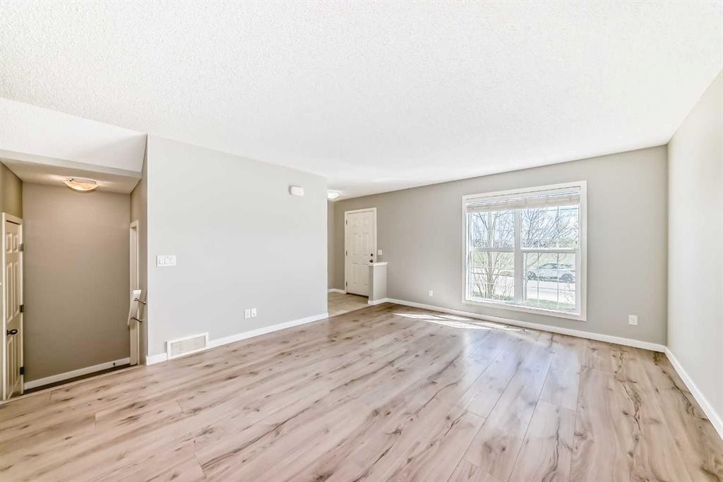 393 Legacy Boulevard Se, Calgary, AB - Indoor Photo Showing Other Room
